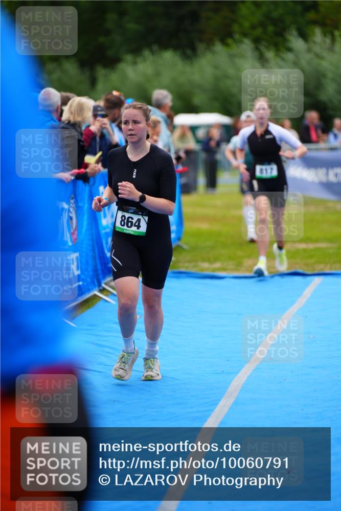 30.08.2026 - Elbe Triathlon Hamburg LAZAROV Photography http://msf.ph/oto/10060791 30.08.2026 11:42:19 Ziel 792, 817, 864 meine-sportfotos.de