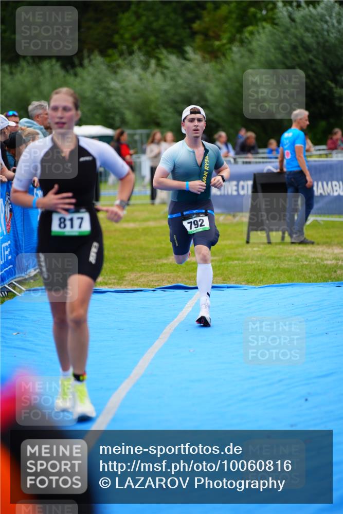 30.08.2026 - Elbe Triathlon Hamburg LAZAROV Photography http://msf.ph/oto/10060816 30.08.2026 11:42:21 Ziel 792, 817, 864 meine-sportfotos.de
