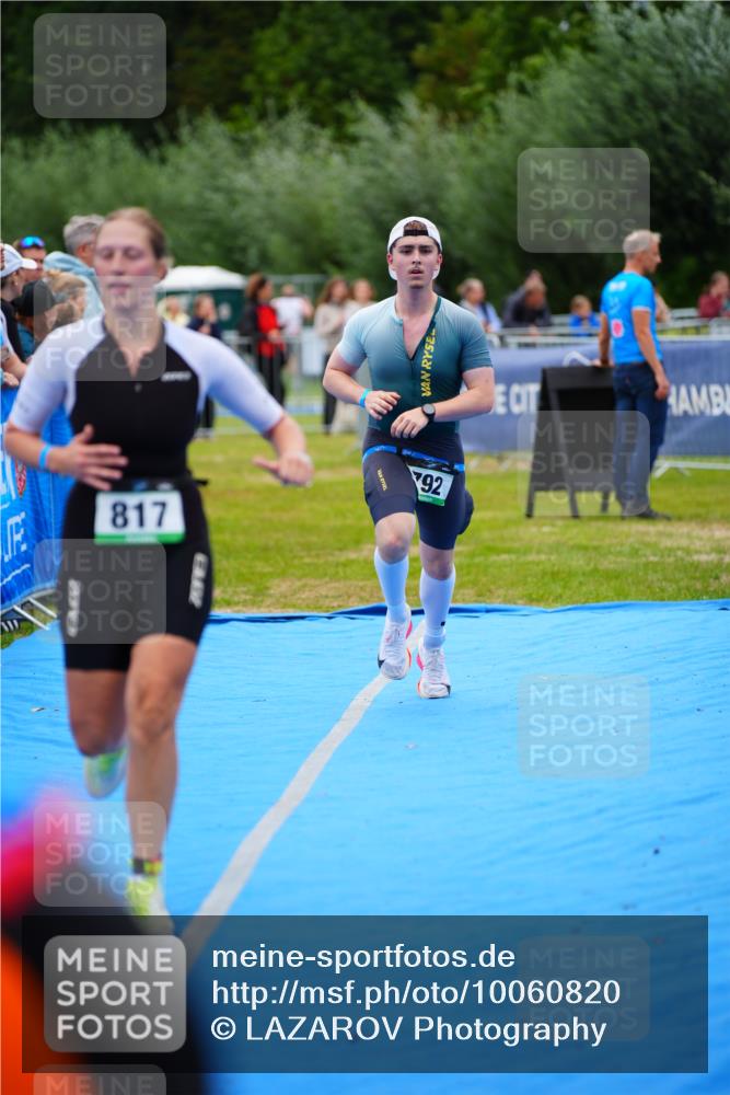 30.08.2026 - Elbe Triathlon Hamburg LAZAROV Photography http://msf.ph/oto/10060820 30.08.2026 11:42:21 Ziel 792, 817, 864 meine-sportfotos.de