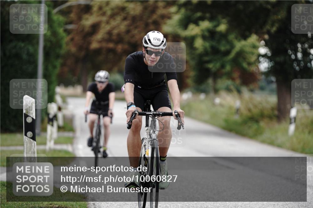 30.08.2026 - Elbe Triathlon Hamburg Michael Burmester http://msf.ph/oto/10060827 30.08.2026 12:28:08 Radfahren 1745, 1748 meine-sportfotos.de