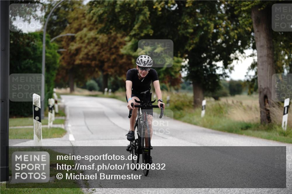 30.08.2026 - Elbe Triathlon Hamburg Michael Burmester http://msf.ph/oto/10060832 30.08.2026 12:28:10 Radfahren 1745, 1748 meine-sportfotos.de