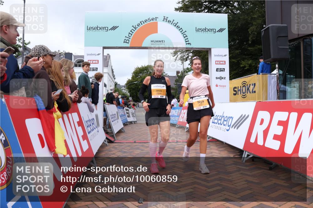 30.08.2026 - Blankeneser Heldenlauf Lena Gebhardt http://msf.ph/oto/10060859 30.08.2026 12:29:35 Ziel 2027, 2946, 4003 meine-sportfotos.de