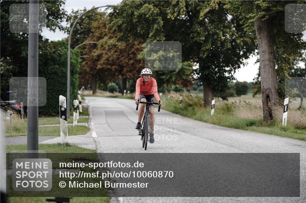 30.08.2026 - Elbe Triathlon Hamburg Michael Burmester http://msf.ph/oto/10060870 30.08.2026 12:29:48 Radfahren 1753 meine-sportfotos.de