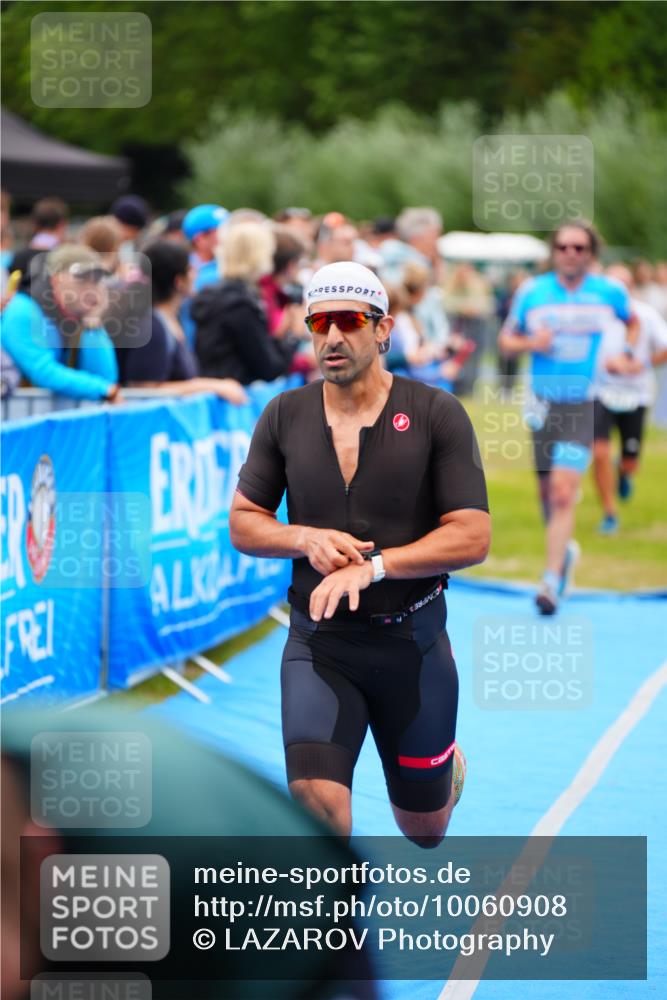 30.08.2026 - Elbe Triathlon Hamburg LAZAROV Photography http://msf.ph/oto/10060908 30.08.2026 11:42:54 Ziel 805, 1238, 1257, 1303, 1325 meine-sportfotos.de