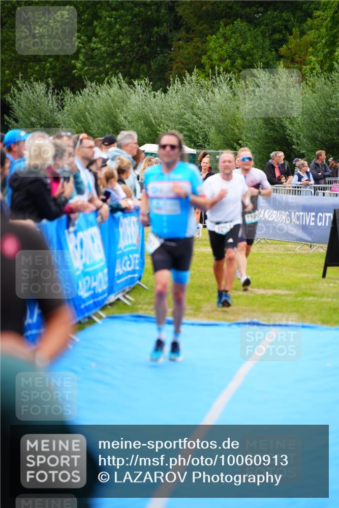 30.08.2026 - Elbe Triathlon Hamburg LAZAROV Photography http://msf.ph/oto/10060913 30.08.2026 11:42:55 Ziel 805, 1238, 1257, 1303, 1325 meine-sportfotos.de