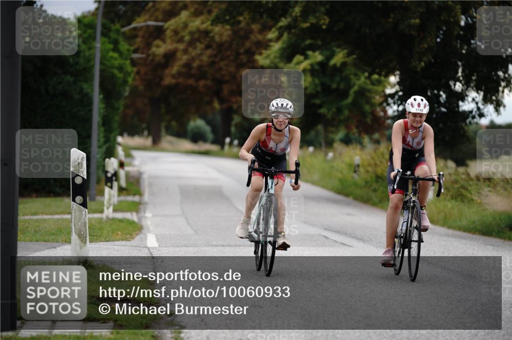 30.08.2026 - Elbe Triathlon Hamburg Michael Burmester http://msf.ph/oto/10060933 30.08.2026 12:32:10 Radfahren 1757, 1758 meine-sportfotos.de