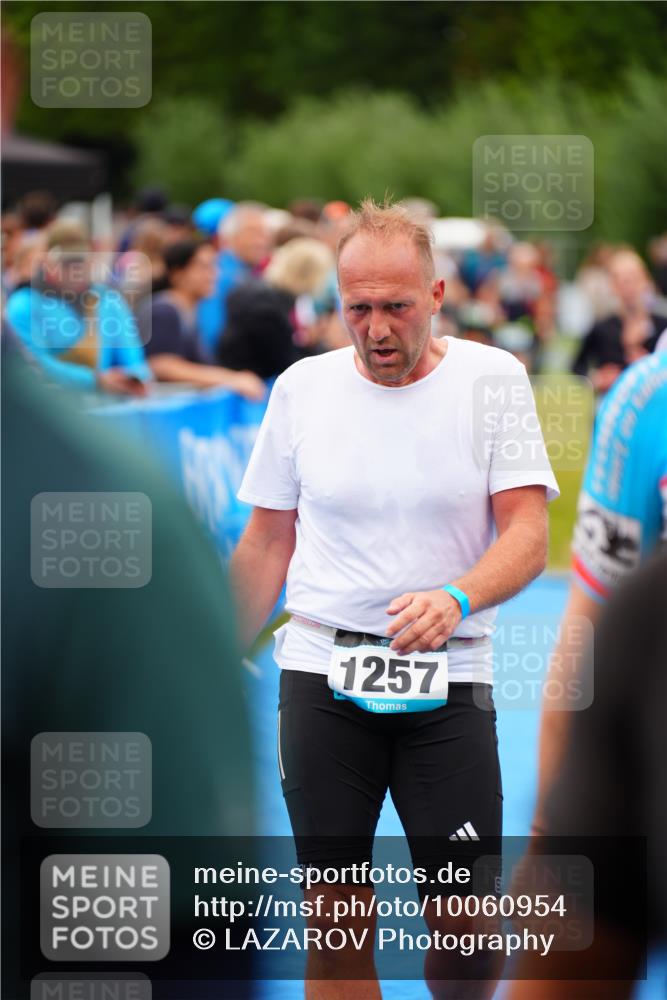 30.08.2026 - Elbe Triathlon Hamburg LAZAROV Photography http://msf.ph/oto/10060954 30.08.2026 11:43:01 Ziel 768, 805, 918, 1257, 1316, 1325 meine-sportfotos.de