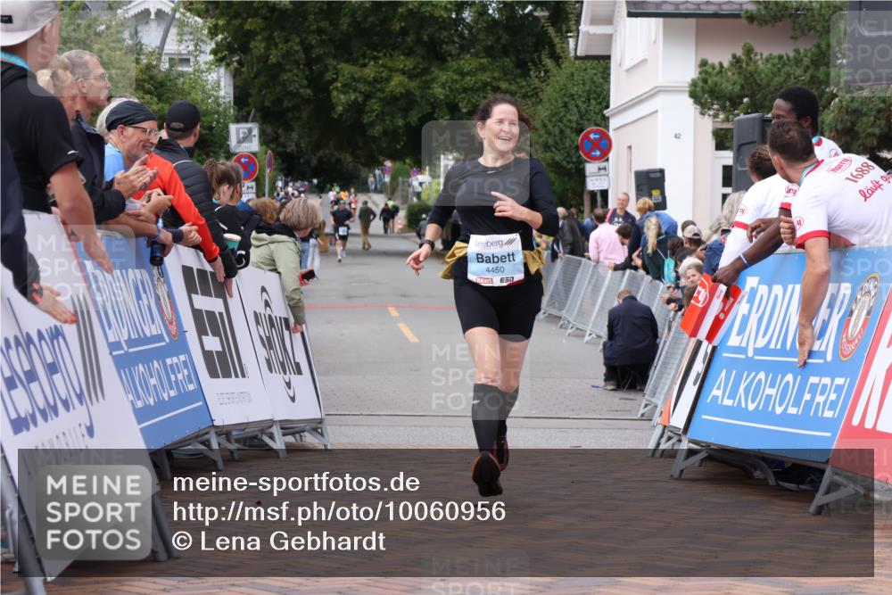 30.08.2026 - Blankeneser Heldenlauf Lena Gebhardt http://msf.ph/oto/10060956 30.08.2026 12:29:48 Ziel 2395, 2905, 4450 meine-sportfotos.de