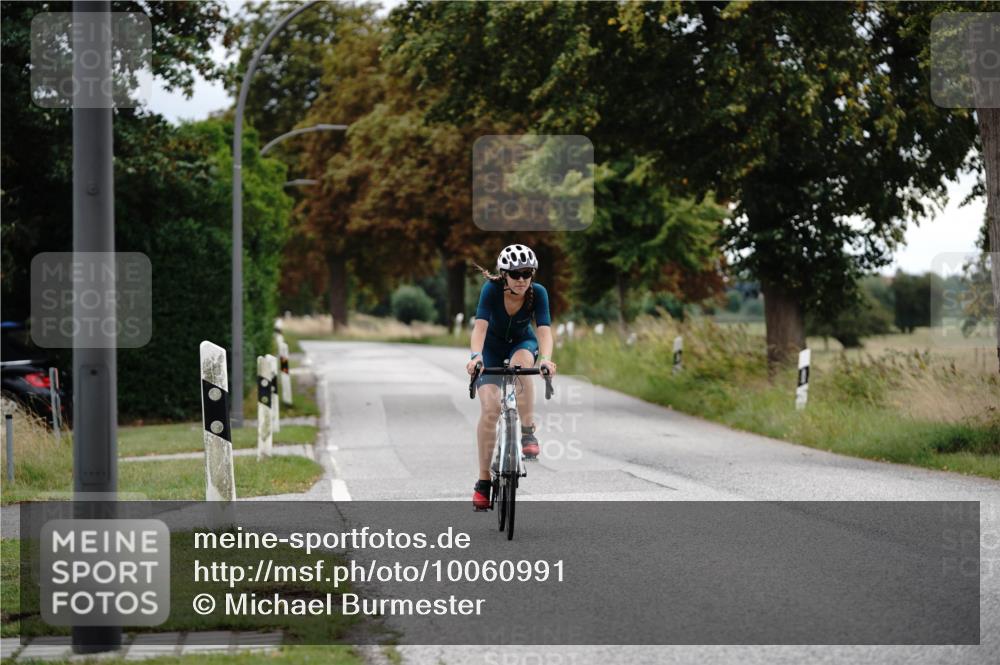 30.08.2026 - Elbe Triathlon Hamburg Michael Burmester http://msf.ph/oto/10060991 30.08.2026 12:39:49 Radfahren 1809 meine-sportfotos.de