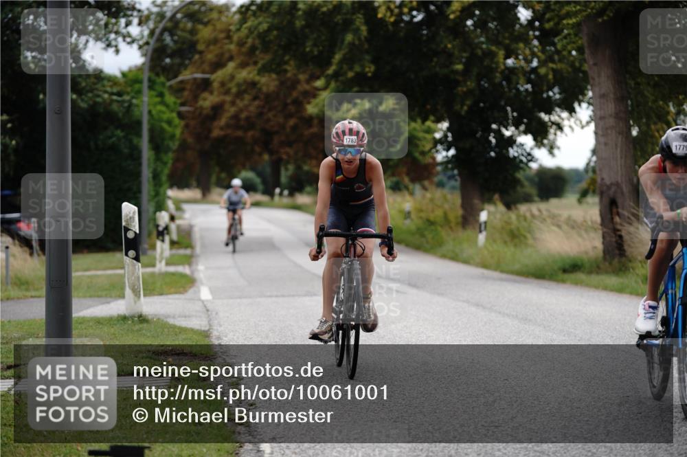 30.08.2026 - Elbe Triathlon Hamburg Michael Burmester http://msf.ph/oto/10061001 30.08.2026 12:41:12 Radfahren 1766, 1779, 1783 meine-sportfotos.de