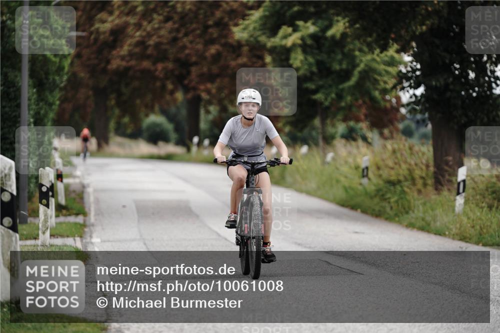 30.08.2026 - Elbe Triathlon Hamburg Michael Burmester http://msf.ph/oto/10061008 30.08.2026 12:41:16 Radfahren 1766 meine-sportfotos.de