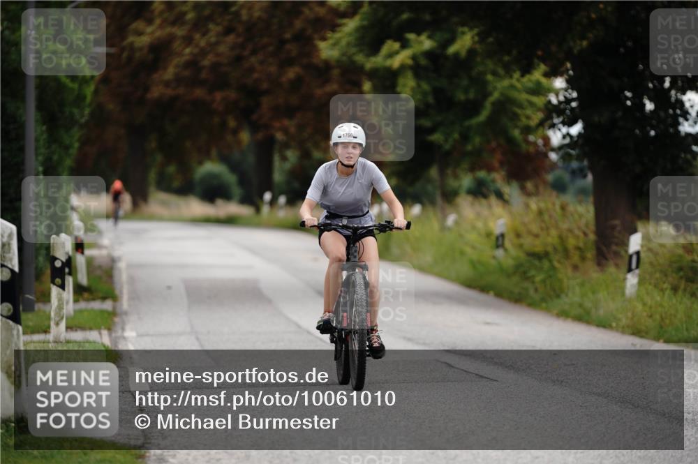 30.08.2026 - Elbe Triathlon Hamburg Michael Burmester http://msf.ph/oto/10061010 30.08.2026 12:41:16 Radfahren 1766 meine-sportfotos.de