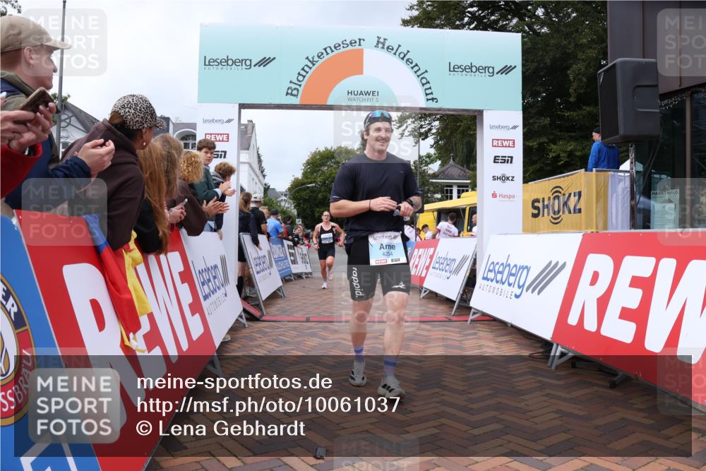 30.08.2026 - Blankeneser Heldenlauf Lena Gebhardt http://msf.ph/oto/10061037 30.08.2026 12:30:11 Ziel 4254, 4313 meine-sportfotos.de