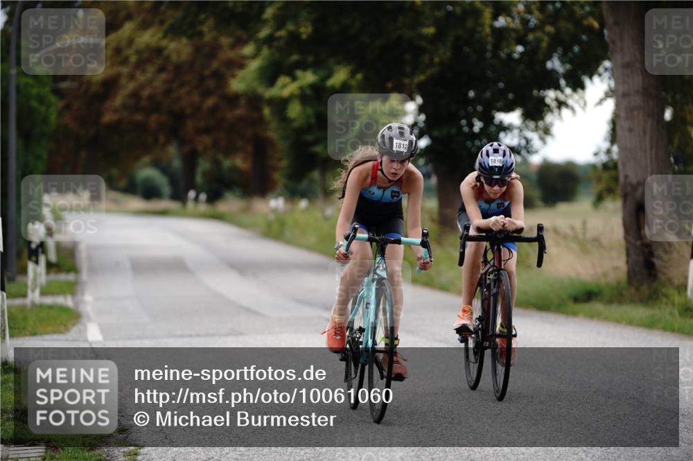 30.08.2026 - Elbe Triathlon Hamburg Michael Burmester http://msf.ph/oto/10061060 30.08.2026 12:42:20 Radfahren 1812, 1816 meine-sportfotos.de