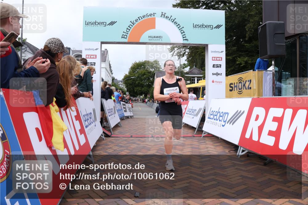 30.08.2026 - Blankeneser Heldenlauf Lena Gebhardt http://msf.ph/oto/10061062 30.08.2026 12:30:13 Ziel 4254, 4313 meine-sportfotos.de