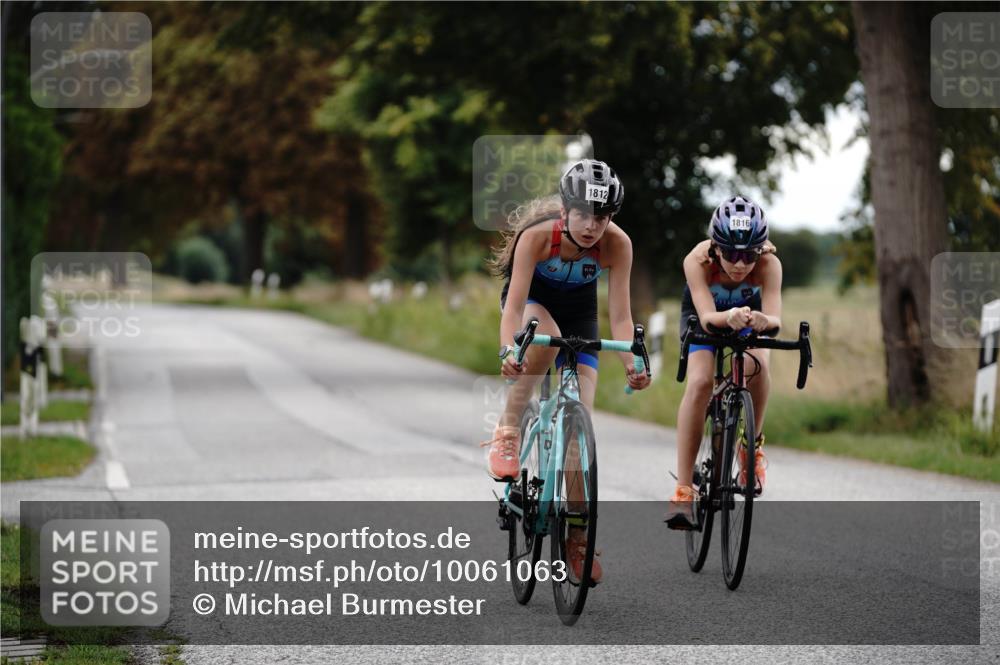 30.08.2026 - Elbe Triathlon Hamburg Michael Burmester http://msf.ph/oto/10061063 30.08.2026 12:42:21 Radfahren 1812, 1816 meine-sportfotos.de