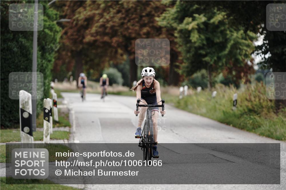 30.08.2026 - Elbe Triathlon Hamburg Michael Burmester http://msf.ph/oto/10061066 30.08.2026 12:42:43 Radfahren 1829 meine-sportfotos.de
