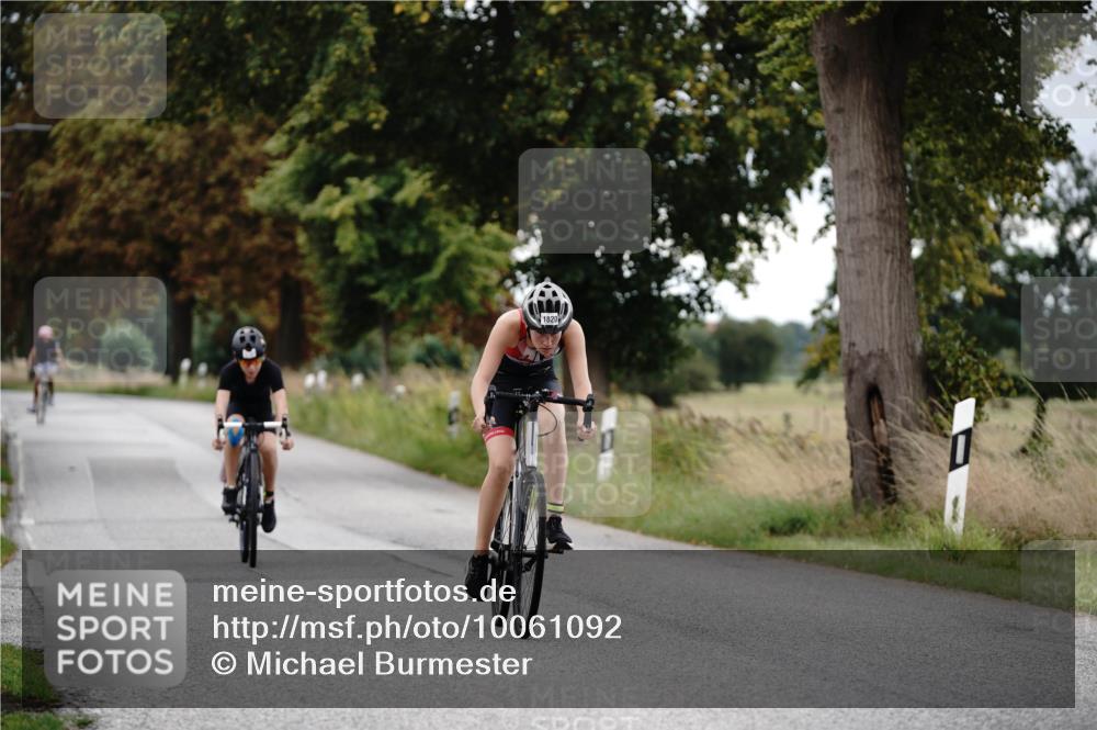 30.08.2026 - Elbe Triathlon Hamburg Michael Burmester http://msf.ph/oto/10061092 30.08.2026 12:43:51 Radfahren 1797, 1820, 1822 meine-sportfotos.de