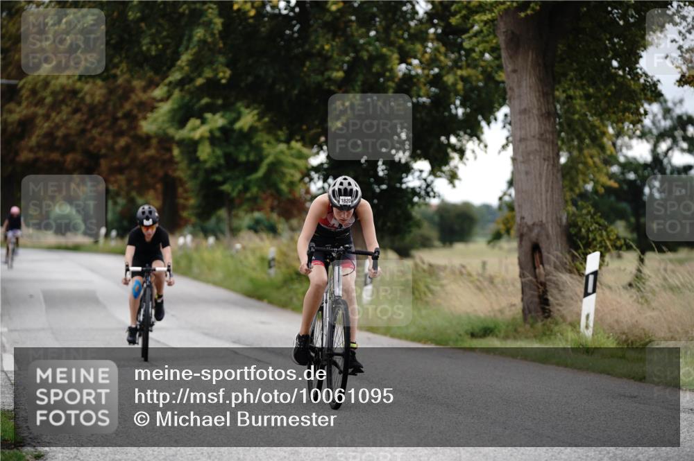 30.08.2026 - Elbe Triathlon Hamburg Michael Burmester http://msf.ph/oto/10061095 30.08.2026 12:43:51 Radfahren 1797, 1820, 1822 meine-sportfotos.de