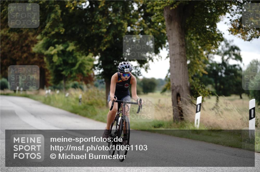 30.08.2026 - Elbe Triathlon Hamburg Michael Burmester http://msf.ph/oto/10061103 30.08.2026 12:43:54 Radfahren 1797, 1820, 1822 meine-sportfotos.de