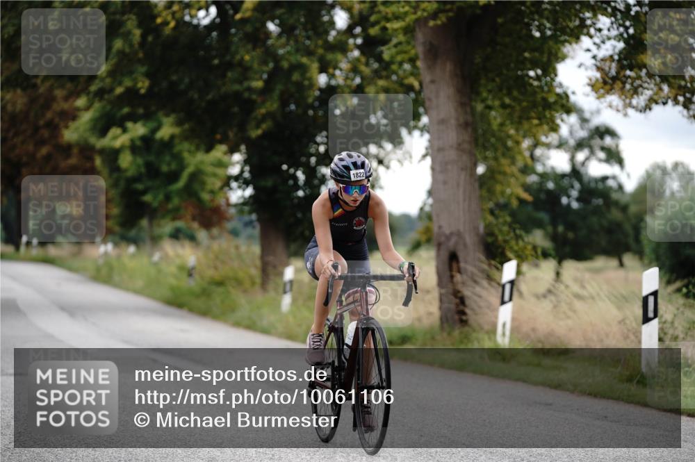 30.08.2026 - Elbe Triathlon Hamburg Michael Burmester http://msf.ph/oto/10061106 30.08.2026 12:43:54 Radfahren 1797, 1820, 1822 meine-sportfotos.de