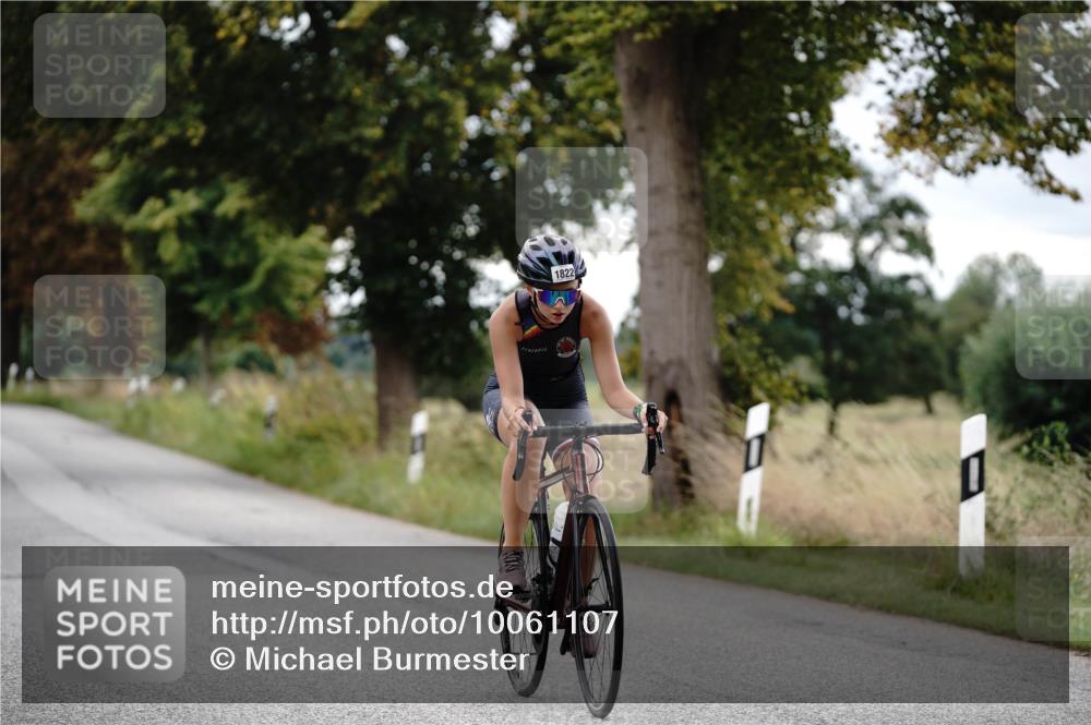 30.08.2026 - Elbe Triathlon Hamburg Michael Burmester http://msf.ph/oto/10061107 30.08.2026 12:43:54 Radfahren 1797, 1820, 1822 meine-sportfotos.de