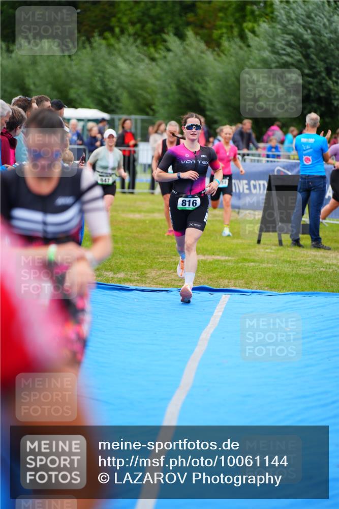 30.08.2026 - Elbe Triathlon Hamburg LAZAROV Photography http://msf.ph/oto/10061144 30.08.2026 11:43:50 Ziel 816, 847, 908, 1345, 1434 meine-sportfotos.de