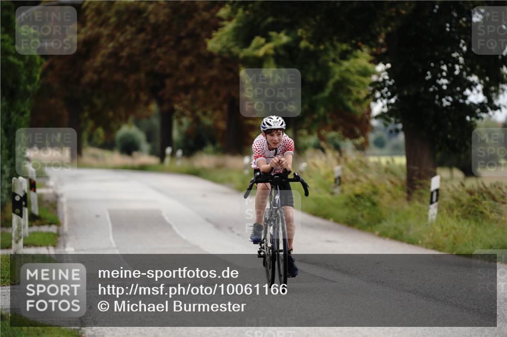 30.08.2026 - Elbe Triathlon Hamburg Michael Burmester http://msf.ph/oto/10061166 30.08.2026 12:45:37 Radfahren 1805 meine-sportfotos.de