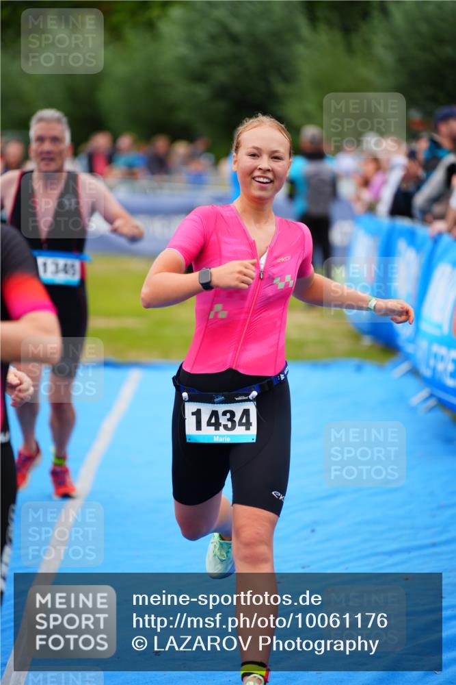 30.08.2026 - Elbe Triathlon Hamburg LAZAROV Photography http://msf.ph/oto/10061176 30.08.2026 11:43:54 Ziel 816, 847, 1345, 1353, 1434 meine-sportfotos.de