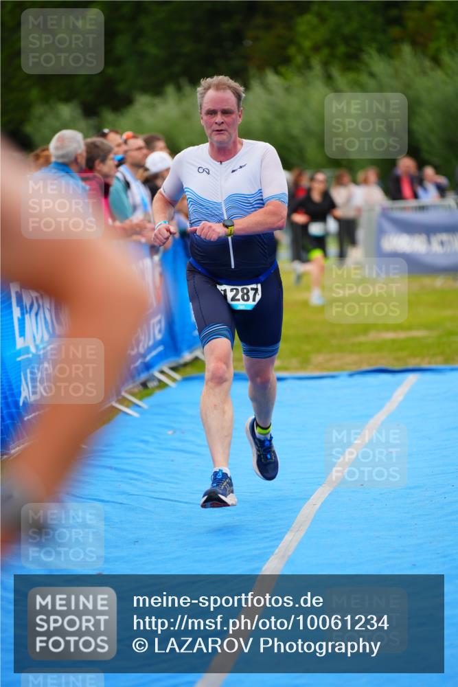 30.08.2026 - Elbe Triathlon Hamburg LAZAROV Photography http://msf.ph/oto/10061234 30.08.2026 11:44:09 Ziel 1227, 1287 meine-sportfotos.de