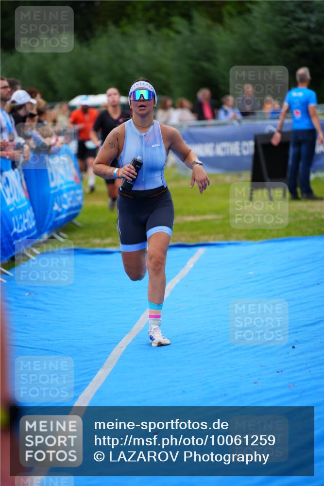 30.08.2026 - Elbe Triathlon Hamburg LAZAROV Photography http://msf.ph/oto/10061259 30.08.2026 11:44:21 Ziel 808, 875, 1239 meine-sportfotos.de
