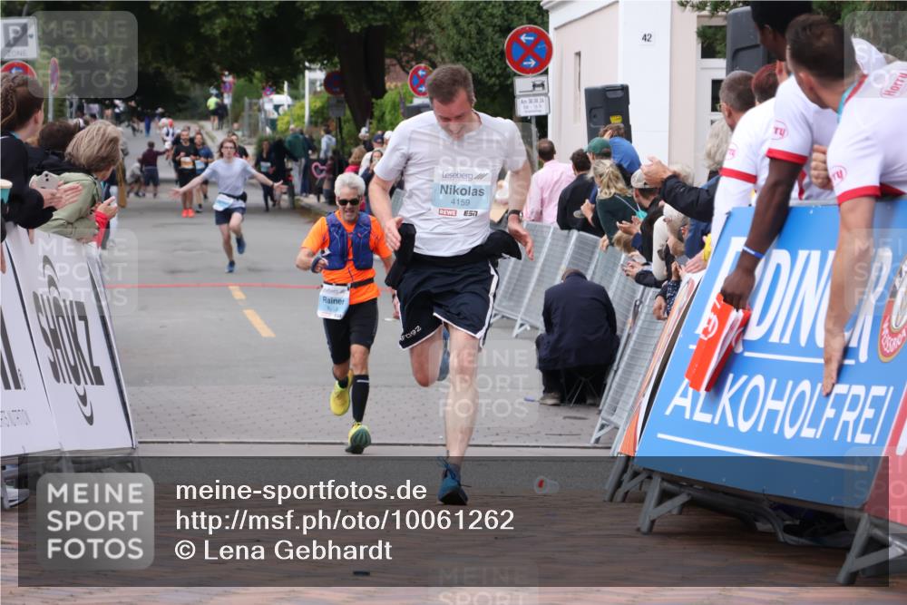 30.08.2026 - Blankeneser Heldenlauf Lena Gebhardt http://msf.ph/oto/10061262 30.08.2026 12:31:03 Ziel 2663, 2886, 4013, 4159, 4458 meine-sportfotos.de