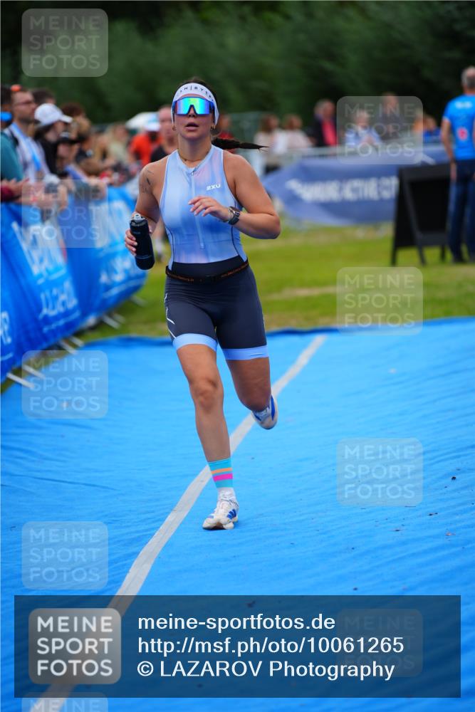30.08.2026 - Elbe Triathlon Hamburg LAZAROV Photography http://msf.ph/oto/10061265 30.08.2026 11:44:21 Ziel 808, 875, 1239 meine-sportfotos.de