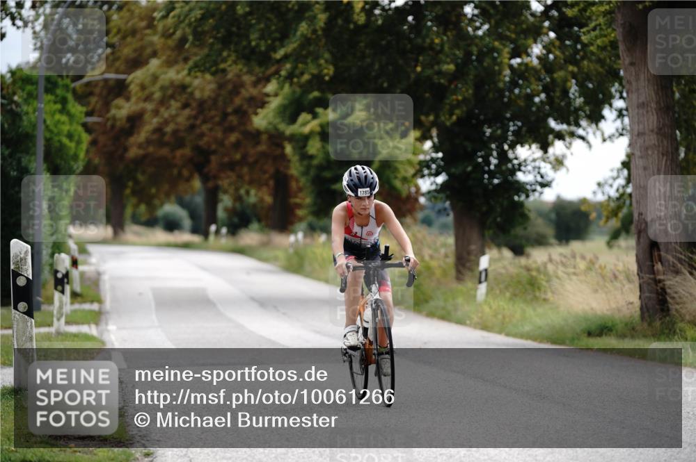30.08.2026 - Elbe Triathlon Hamburg Michael Burmester http://msf.ph/oto/10061266 30.08.2026 12:50:15 Radfahren 1785 meine-sportfotos.de
