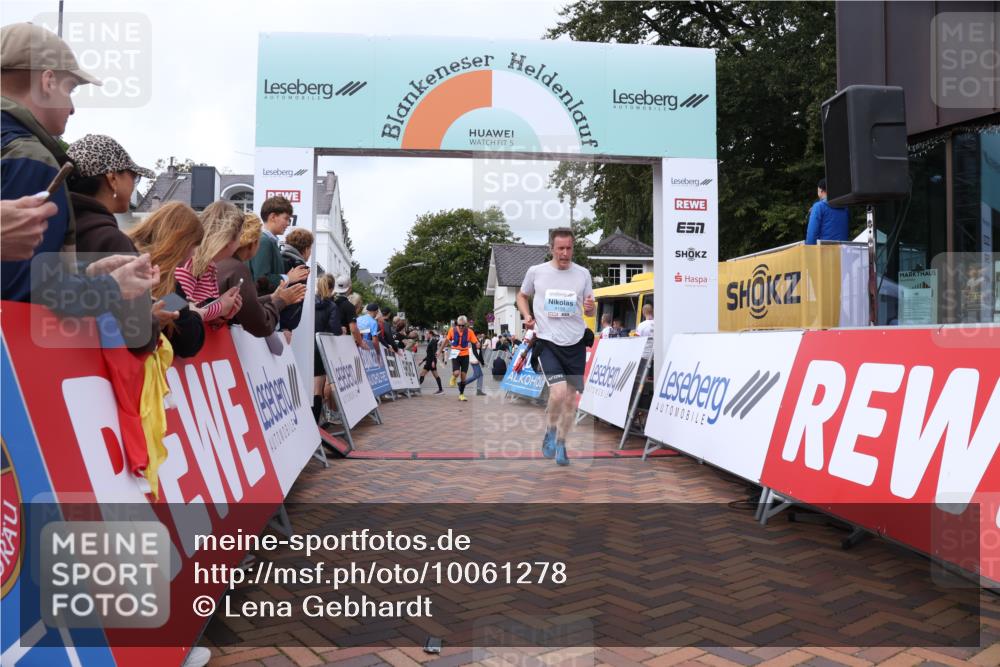 30.08.2026 - Blankeneser Heldenlauf Lena Gebhardt http://msf.ph/oto/10061278 30.08.2026 12:31:05 Ziel 4013, 4159, 4458 meine-sportfotos.de