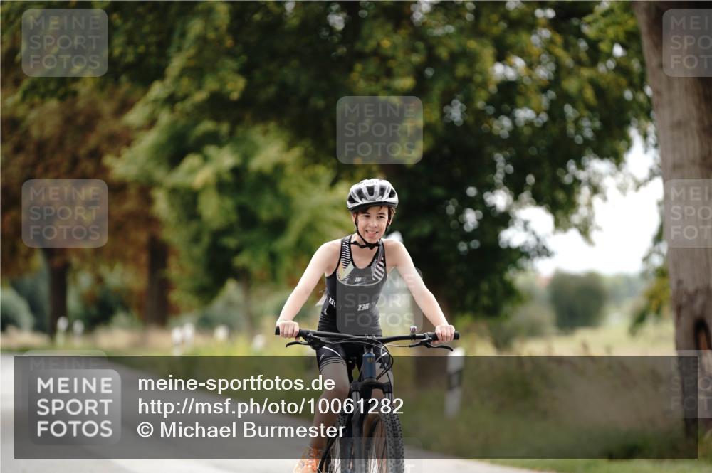 30.08.2026 - Elbe Triathlon Hamburg Michael Burmester http://msf.ph/oto/10061282 30.08.2026 12:51:54 Radfahren 1801 meine-sportfotos.de