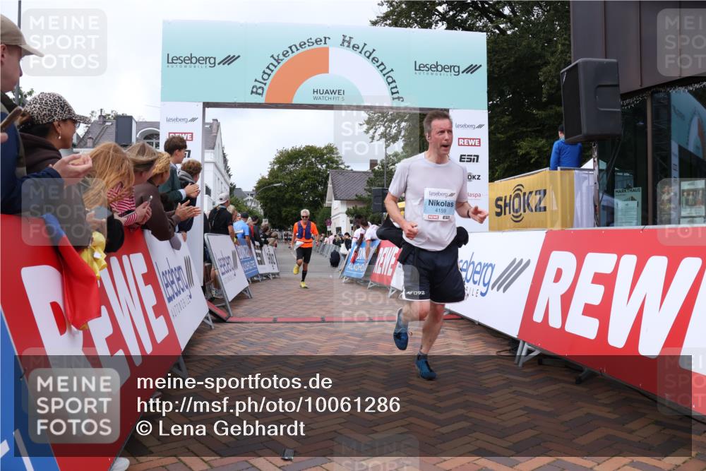 30.08.2026 - Blankeneser Heldenlauf Lena Gebhardt http://msf.ph/oto/10061286 30.08.2026 12:31:06 Ziel 4013, 4159, 4458 meine-sportfotos.de