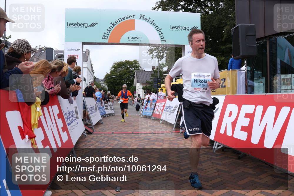 30.08.2026 - Blankeneser Heldenlauf Lena Gebhardt http://msf.ph/oto/10061294 30.08.2026 12:31:06 Ziel 4013, 4159, 4458 meine-sportfotos.de