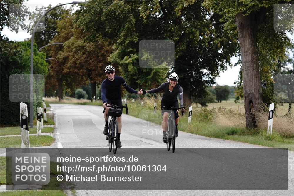 30.08.2026 - Elbe Triathlon Hamburg Michael Burmester http://msf.ph/oto/10061304 30.08.2026 12:53:29 Radfahren  meine-sportfotos.de