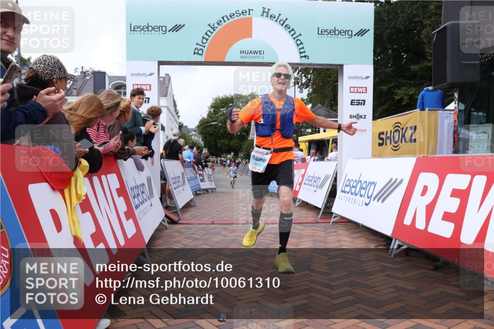 30.08.2026 - Blankeneser Heldenlauf Lena Gebhardt http://msf.ph/oto/10061310 30.08.2026 12:31:08 Ziel 4013, 4159, 4440 meine-sportfotos.de