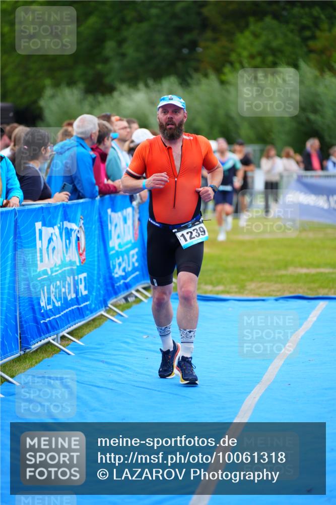 30.08.2026 - Elbe Triathlon Hamburg LAZAROV Photography http://msf.ph/oto/10061318 30.08.2026 11:44:28 Ziel 395, 875, 1154, 1161, 1239 meine-sportfotos.de