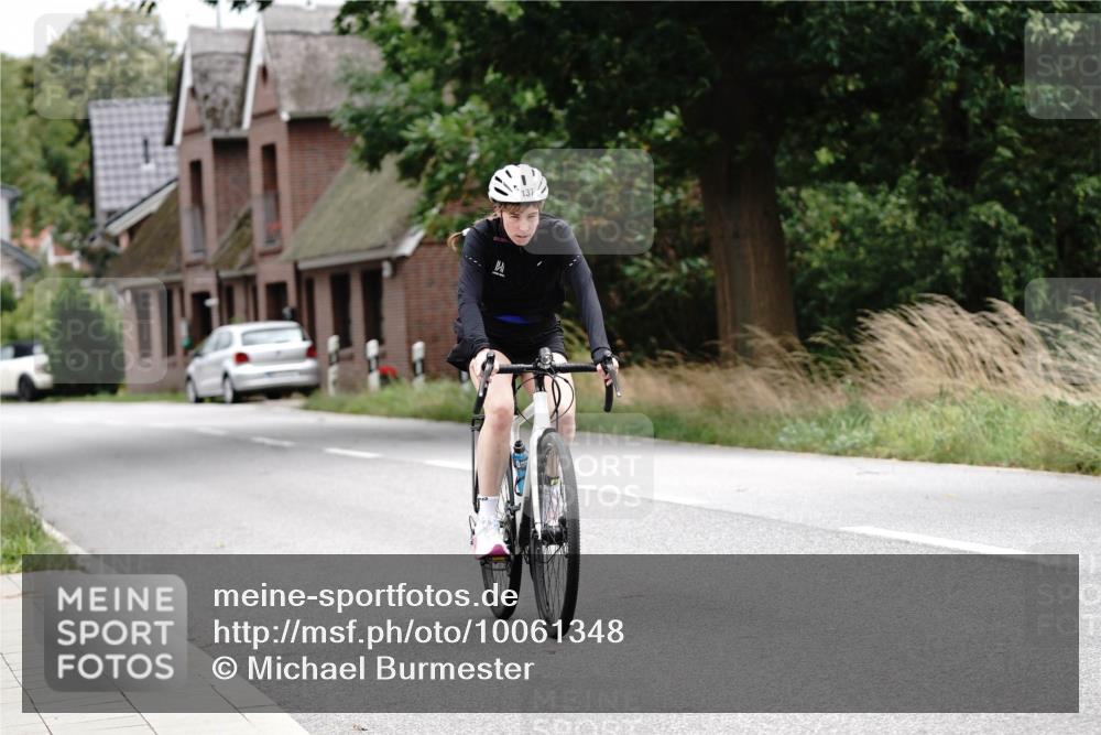 30.08.2026 - Elbe Triathlon Hamburg Michael Burmester http://msf.ph/oto/10061348 30.08.2026 14:12:50 Radfahren 137 meine-sportfotos.de