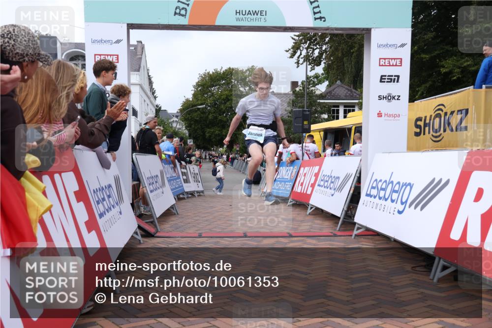 30.08.2026 - Blankeneser Heldenlauf Lena Gebhardt http://msf.ph/oto/10061353 30.08.2026 12:31:12 Ziel 4013, 4159, 4440 meine-sportfotos.de