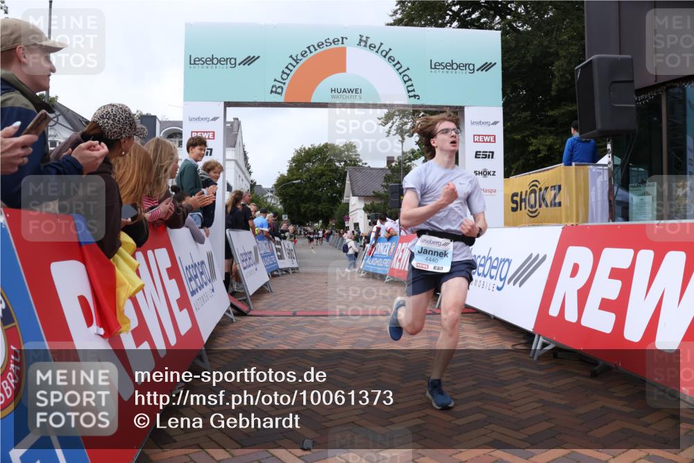 30.08.2026 - Blankeneser Heldenlauf Lena Gebhardt http://msf.ph/oto/10061373 30.08.2026 12:31:12 Ziel 4013, 4159, 4440 meine-sportfotos.de