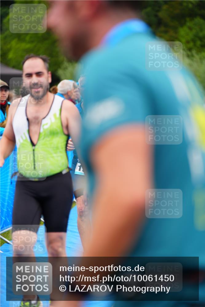30.08.2026 - Elbe Triathlon Hamburg LAZAROV Photography http://msf.ph/oto/10061450 30.08.2026 11:44:49 Ziel 810, 1082, 1258, 1326 meine-sportfotos.de