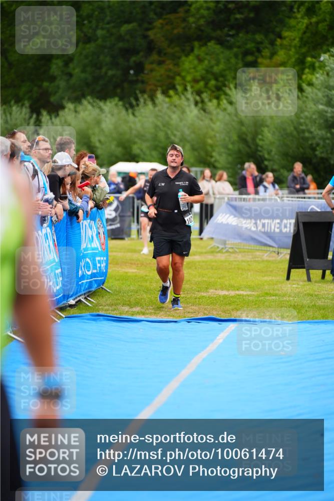 30.08.2026 - Elbe Triathlon Hamburg LAZAROV Photography http://msf.ph/oto/10061474 30.08.2026 11:44:52 Ziel 810, 1082, 1296, 1326 meine-sportfotos.de