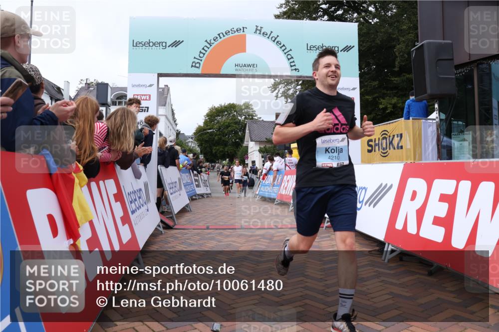 30.08.2026 - Blankeneser Heldenlauf Lena Gebhardt http://msf.ph/oto/10061480 30.08.2026 12:31:23 Ziel 4008, 4210, 4394, 4421, 4422 meine-sportfotos.de