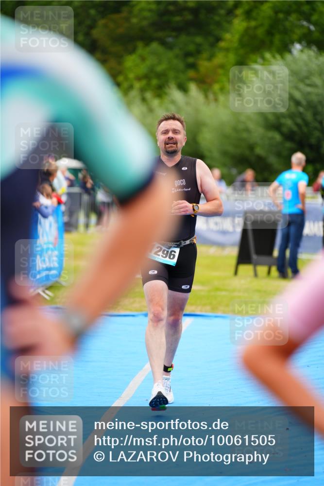 30.08.2026 - Elbe Triathlon Hamburg LAZAROV Photography http://msf.ph/oto/10061505 30.08.2026 11:45:01 Ziel 1296 meine-sportfotos.de