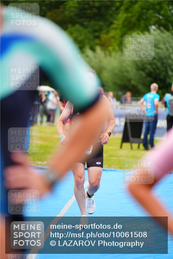 30.08.2026 - Elbe Triathlon Hamburg LAZAROV Photography http://msf.ph/oto/10061508 30.08.2026 11:45:01 Ziel 1296 meine-sportfotos.de