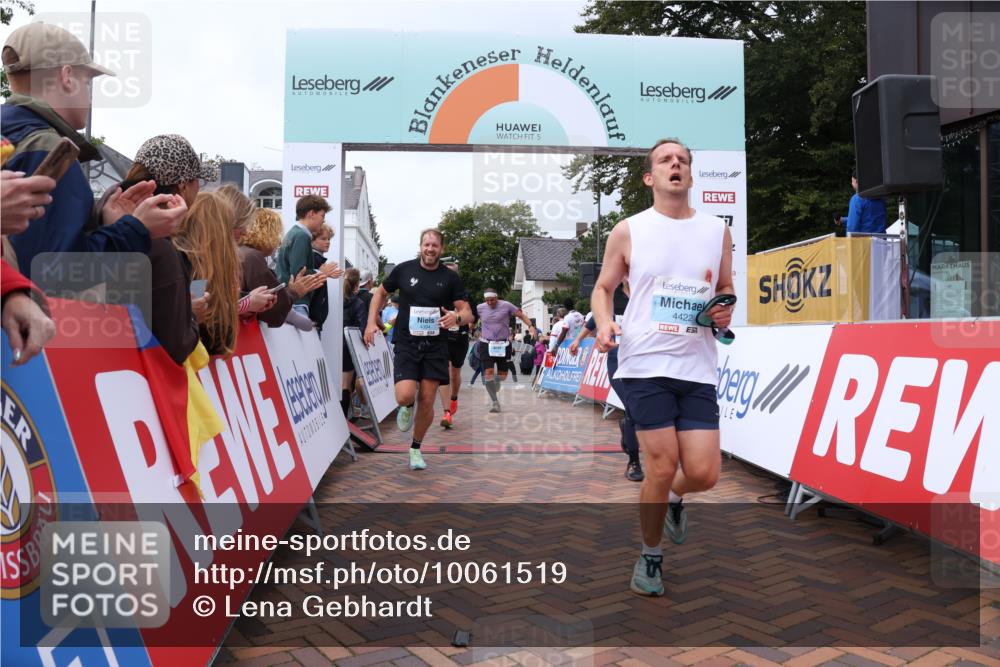 30.08.2026 - Blankeneser Heldenlauf Lena Gebhardt http://msf.ph/oto/10061519 30.08.2026 12:31:28 Ziel 2705, 4008, 4210, 4394, 4395, 4421, 4422 meine-sportfotos.de